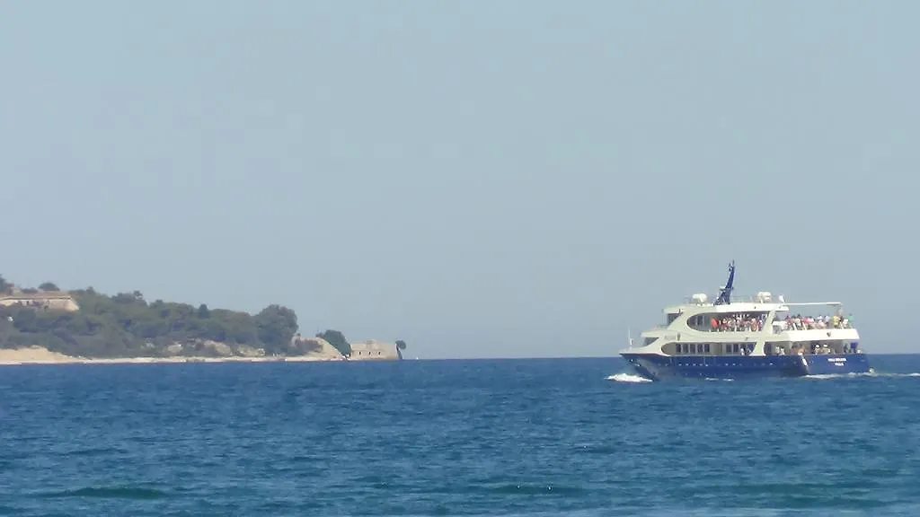 Guesthouse Adria 3*, Pula
