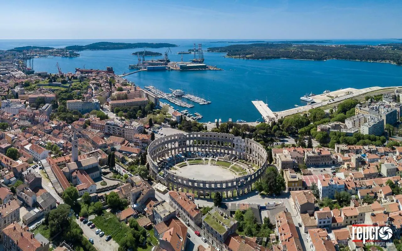 Guesthouse Adria Pula Pensjonat